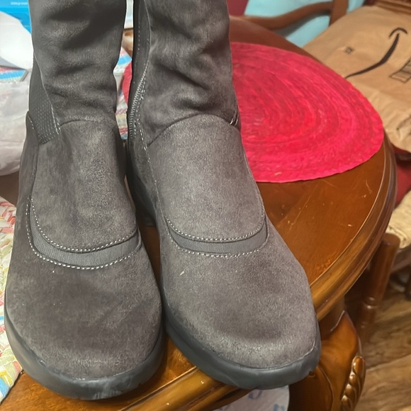 Bzees Wish List washable zip-up tall boot in Gray size 9 - Picture 1 of 6